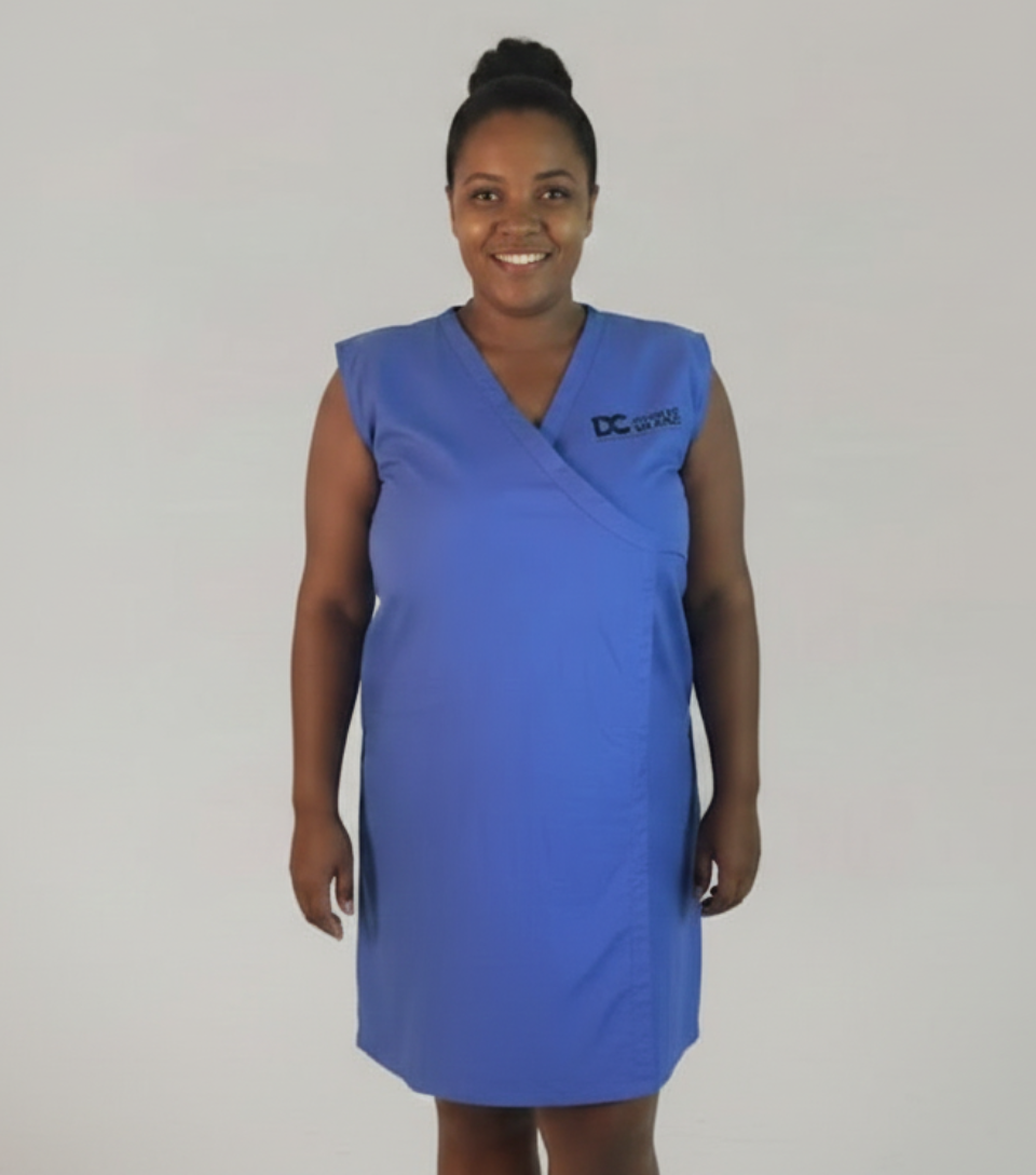 Camisola Hospitalar Profissional Premium | Conforto Ergonômico e Durabilidade B2B